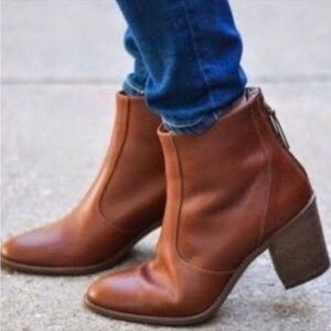 Madewell The Ames Boot in Cognac Leather Size 6